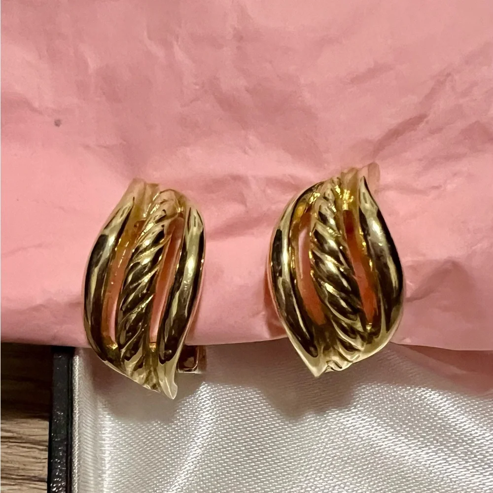 Dior Gold Earrings - Picture 4 of 5